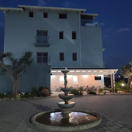 Vila Dani 4*